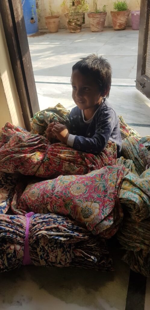 Kumbh 2021 showcases Brilliant Bharat: Women stitch cloth bags to make polythene free gathering in Haridwar