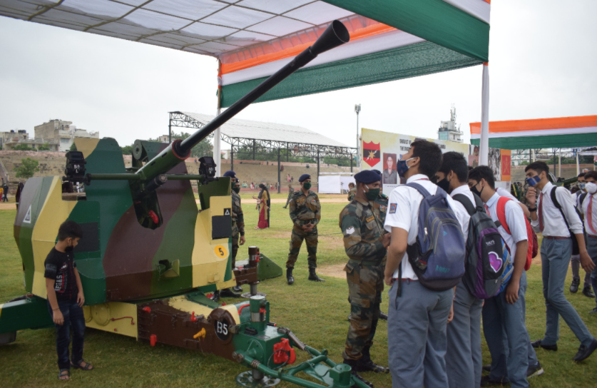 Swarnim Vijay Varsh: See Army's hi-tech weapon display as people click pics with missile launcher, celebrating India-Pak war win...