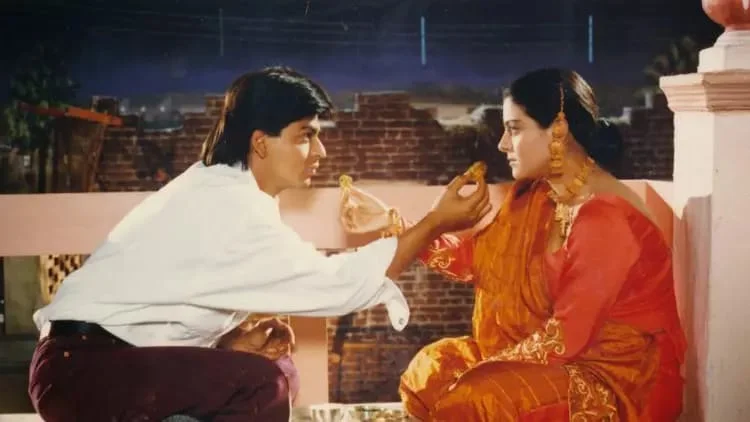 Karwa Chauth: Let’s take a dig at 5 most unforgettable Karwa Chauth scenes of Bollywood 3 Karwa Chauth: Let’s take a dig at 5 most unforgettable Karwa Chauth scenes of Bollywood