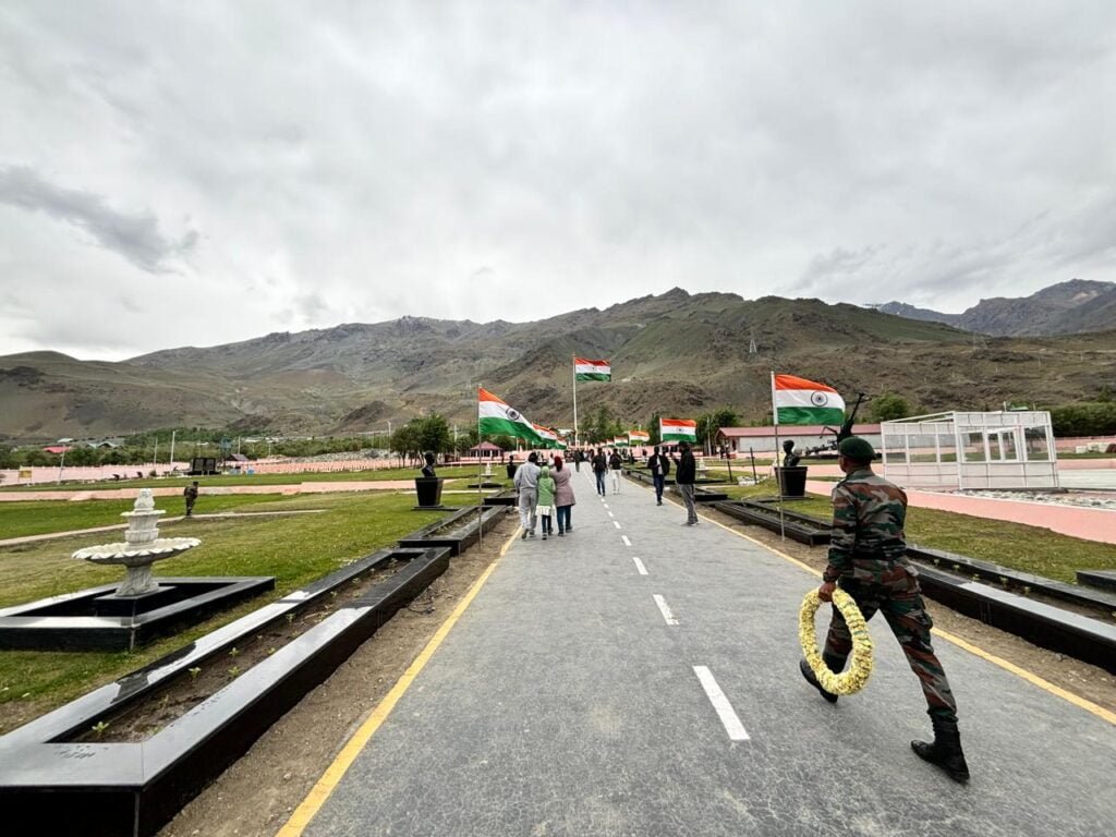 Kargil Vijay Diwas 25th Anniversary: Visit Kargil War Memorial to get goosebumps remembering Indo-Pak war 1 Kargil Vijay Diwas 25th Anniversary: Visit Kargil War Memorial to get goosebumps remembering Indo-Pak war