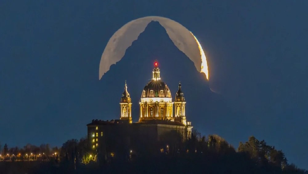 Six Years, One Shot: Italian Photographer Captures Perfect Moon ...