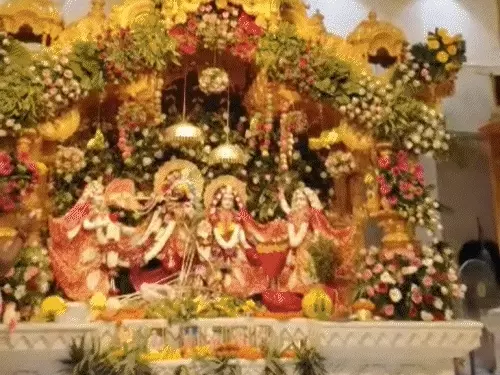 Shri Krishna Janmashtami 2025: 25 Lakh Devotees Visit Mathura, Thakur Ji Adorned in Golden Attire