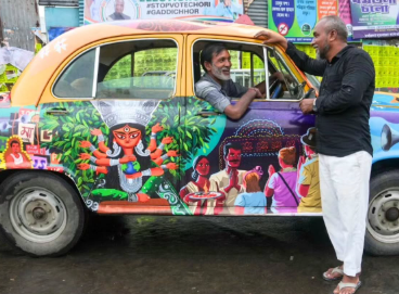 Kolkata’s Streets Turn into Art Galleries, Yellow Taxis Become Pujo’s New Canvas in Kolkata 2 Kolkata’s Streets Turn into Art Galleries, Yellow Taxis Become Pujo’s New Canvas in Kolkata