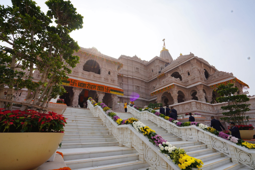 Top 5 Preparations for the Grand Flag-Hoisting Ceremony in Ayodhya. Watch Pics... 1 Top 5 Preparations for the Grand Flag-Hoisting Ceremony in Ayodhya. Watch Pics...