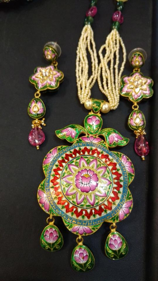 Thewa Jewellery: The Art of Gold on Glass 1 Thewa Jewellery: The Art of Gold on Glass