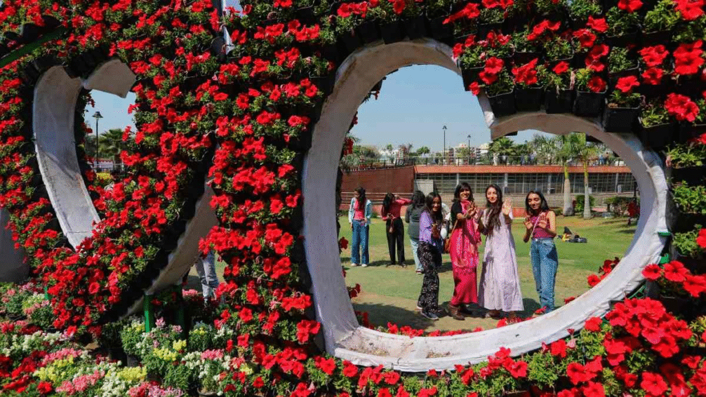 Blooms in Perfect Harmony: Mumbai's 29th Flower Show Celebrates 'Musical Instruments' Theme in Spectacular Style!