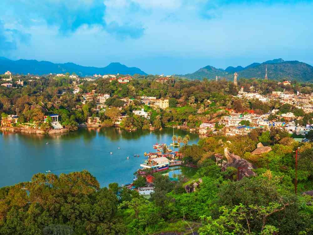 15 Best Places to Visit in India in April: Where Summer Begins Beautifully