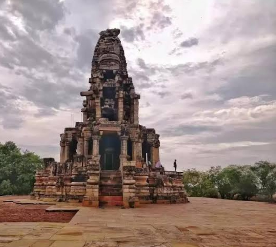 The Ghost-Built Temple of Morena: Kakanmath -Madhya Pradesh's Mysterious 11th-Century Marvel
