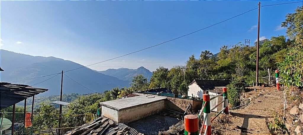 When the Snow Reached Our Knees: Tracing Climate Change in the Garhwal Himalayas 4 When the Snow Reached Our Knees: Tracing Climate Change in the Garhwal Himalayas
