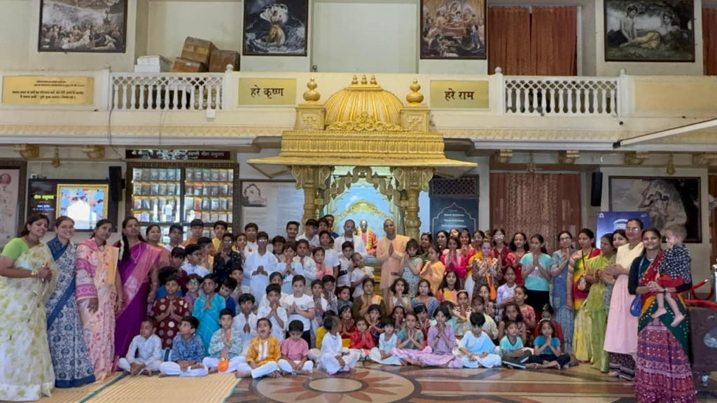 Gupt Vrindavan Dham: Mangoes Weighing 2,108 kg Adorn Krishna-Balaram’s Court