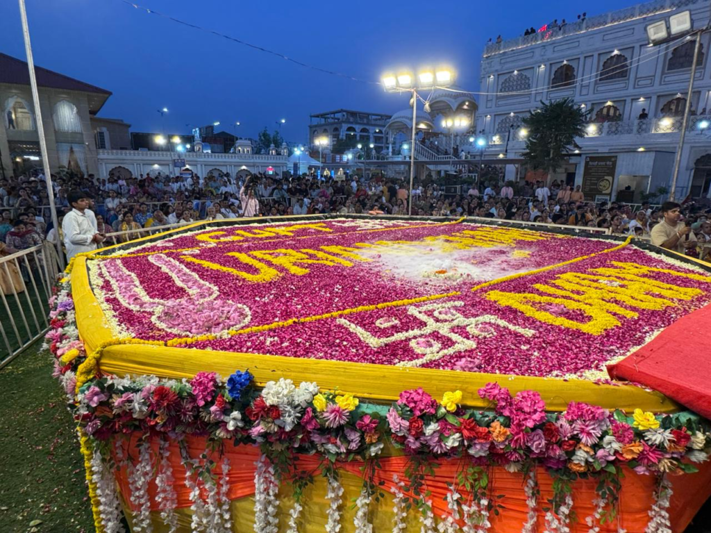 Panihati Dahi-Chida Festival Comes Alive at Gupt Vrindavan Dham with Floral Water Pastime, Grand Offerings