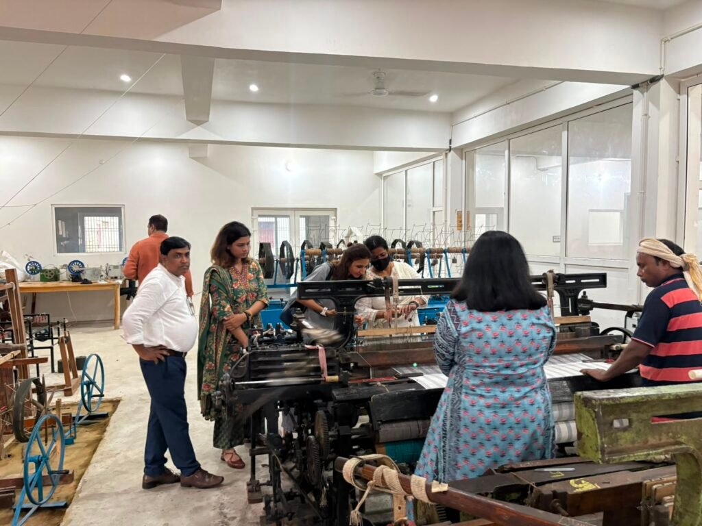 Banka Silk: Taking the Hands of Banka’s Weavers to the World 3 Banka Silk: Taking the Hands of Banka’s Weavers to the World